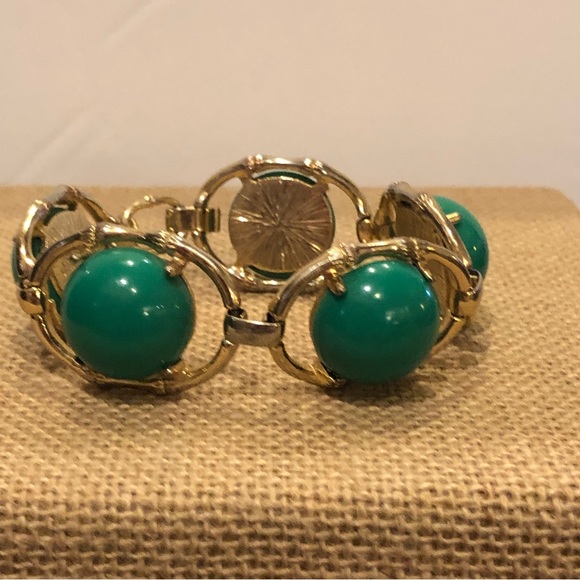 Stella Dot “Zinnia” Statement Bracelet, gold tone with green cabochons - Picture 4 of 15